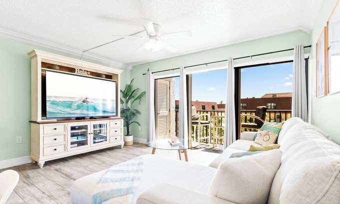 Banana River Estates Condominio | Unidad familiar junto al muelle de Cocoa Beach