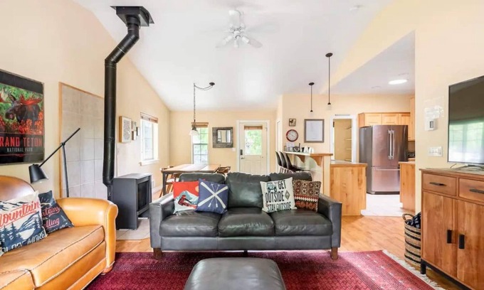 Creekside Meadows Casa | Perfect Family Home in Driggs 15 minutes to Grand Targhee - Hot Tub