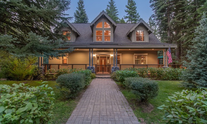 Tahoe Woods Casa | Perfecto para parejas / escapada de grupo. Esta gran casa de diversión de lujo no decepcionará