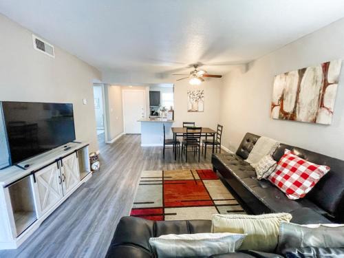 Northwest Corpus Christi Apartamento | Perfect for Group with 2BR, 2BA and Pool