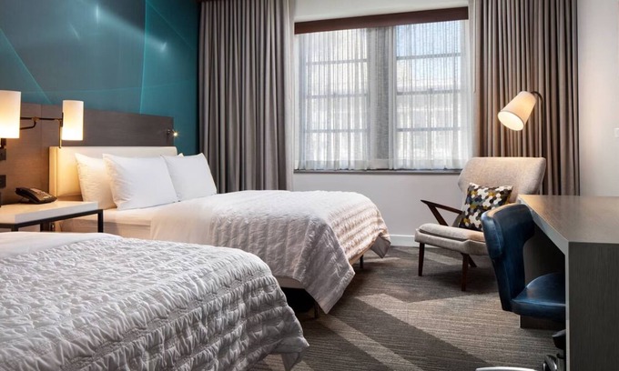 Houston Convention District Hotel | Perfect for Groups! 2 Pet-friendly Units, Rooftop Terrace, Bike Rental