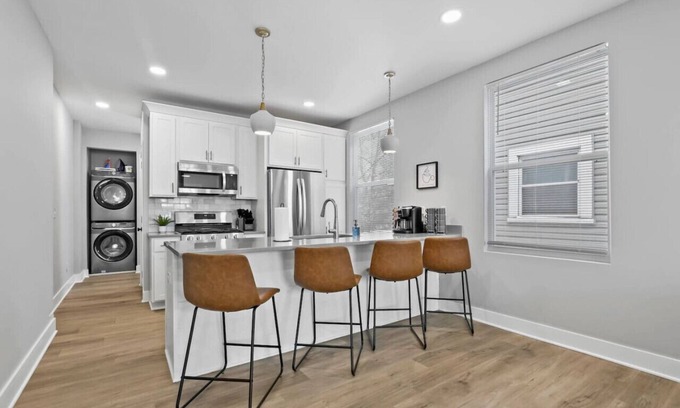 Livingston Park Casa | 293) Perfect for larger groups + Hot Tub!