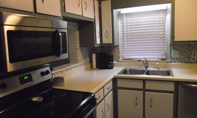 Forest Hills Condominio | Perfecto para MAESTROS. 2HAB, 2 1 / 2BA