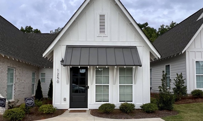 Opelika Casa | Perfect Game Day Home - 2 Bed/2 Bath