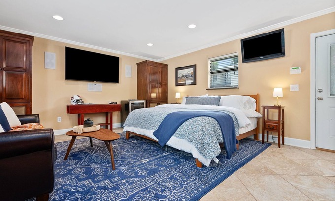 Auburn Apartamento | Perfect Game-day Loft 0.2 Miles From Toomer's Corner ~ Pet Friendly