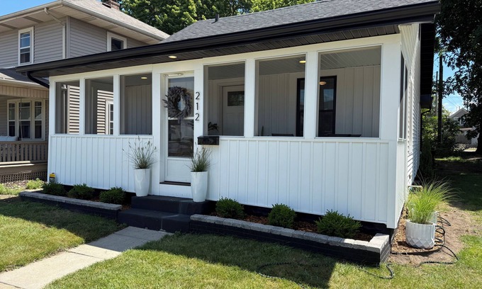 Northeast South Bend Casa | Perfect GameDay House just 1.8 miles from Notre Dame