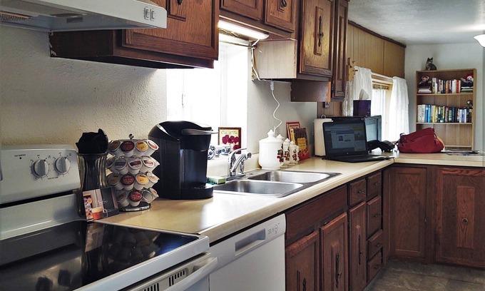 Seeley Lake Cabaña | Perfect Getaway | Convenient & Affordable | Long-term Guests Welcome!