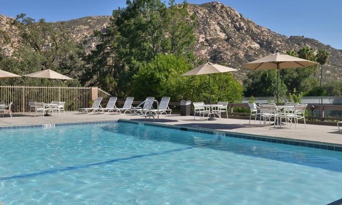 San Diego Country Estates Apartamento | Perfect Getaway! Two Comfortable Units, Onsite Pool & Game Room, Free Parking
