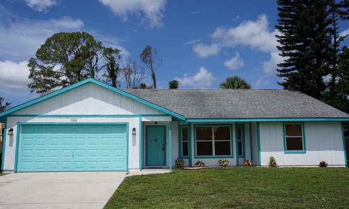 North Port Casa | Perfect Getaway with the pool