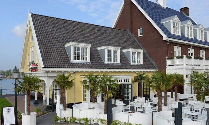 Municipality of Huizen Casa | Perfect Group Getaway | Near Huizen Harbor, Goois Nature Reserve | 4 Units