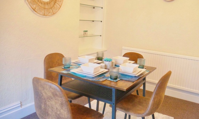 Thorpe Satchville Casa | Perfect Location: 2-Bed Home by Leicesters King Power Stadium & City Centre!