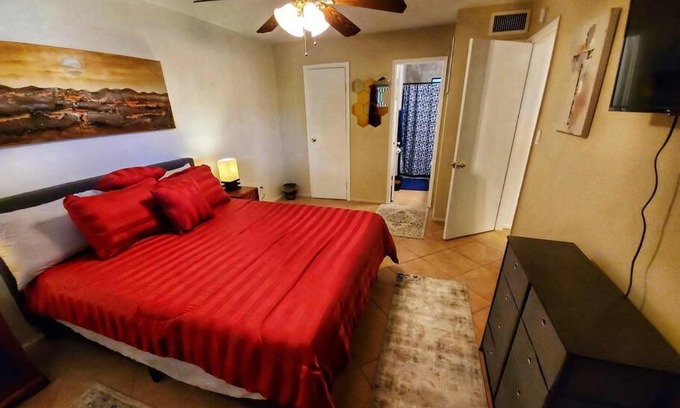 Tempe Apartamento | Perfect Location ASU Tempe 1 Bd 1Bath couples getaway!