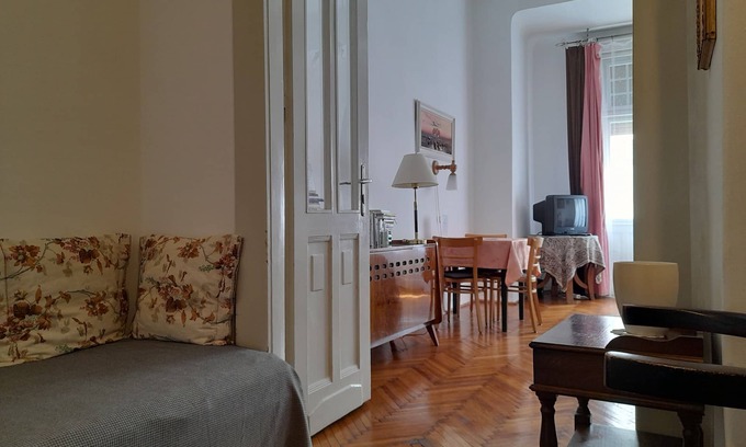 Ujlipotvaros Apartamento | Vista del Danubio, cerca del Parlamento, AC, en un palacio histórico