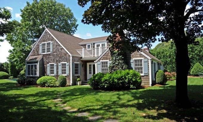 Wainscott Casa | Perfect Location - Walk or Bike to Beach Lane Beach to the Wainscott Beach