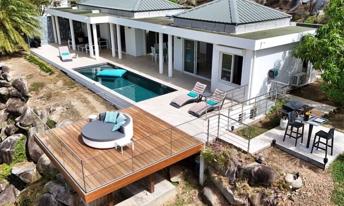 Anse Marcel Villa | Nueva villa privada moderna con vistas al océano y la playa de Anse Marcel