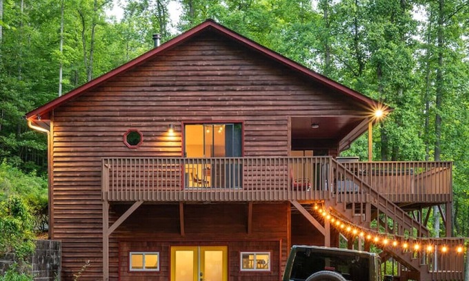 Gerton Casa | Perfect Luxe Retreat w/Hot Tub