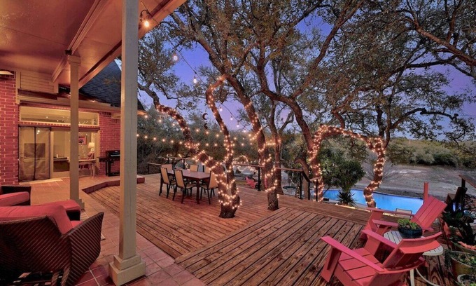 Austin Casa | Perfect Retreat + Pool + Cedar Hot Tub + Sleeps 12