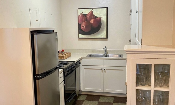 University District Apartamento | Perfect Seattle Location - huge one bedroom