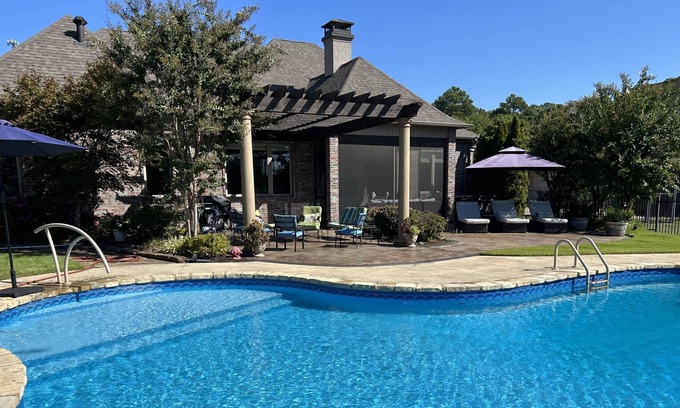 Conway Casa | Perfect setting for viewing the solar eclipse.