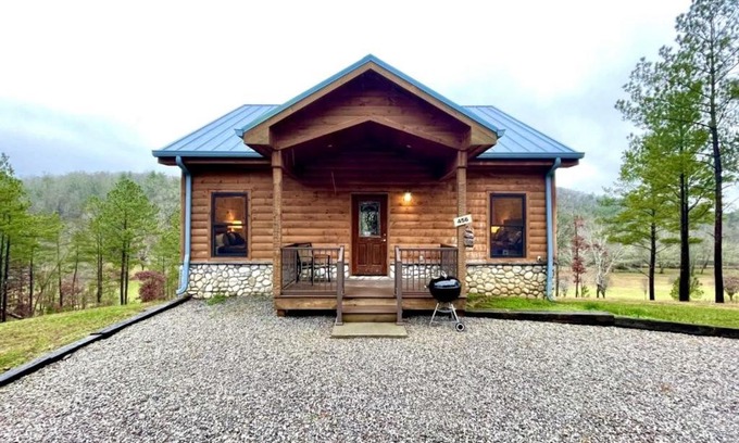 Tellico Plains Casa | Perfect Stay for Fishing, Hiking, R&R - Charming Sapphire Bear Home