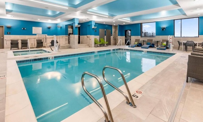 Tigard Hotel | Perfect Stay! Free Hot Breakfast, Pool, Near Portland Art Museum