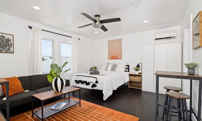 North Park Apartamento | Perfect Studio in Best Location of North Park!