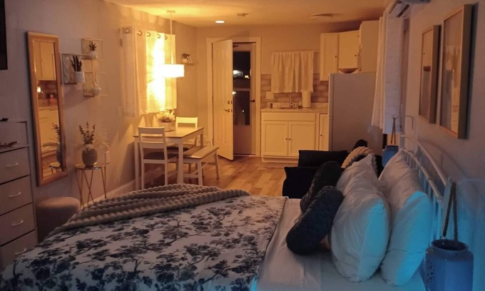 Buena Ventura Lakes Casa | tiny house, near Disney, Kissimmee, Florida