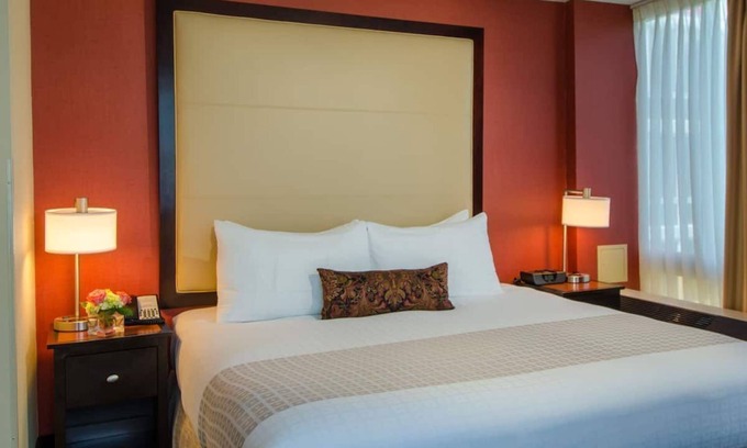 Dupont Circle Hotel | Perfect Vacay with Friends! 4 Relaxing Units w/ City Views, Pets are Allowed