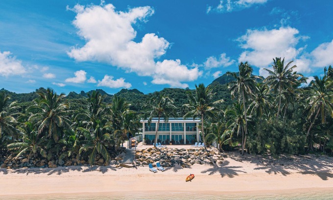 Takuvaine Tapere Condominio | Perfectly located 2-bedroom beachfront condo on quiet swimming/snorkelling beach
