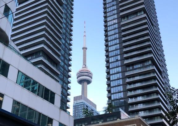 Fashion District Apartamento | Perfectly Located Cozy Open-Concept Condo