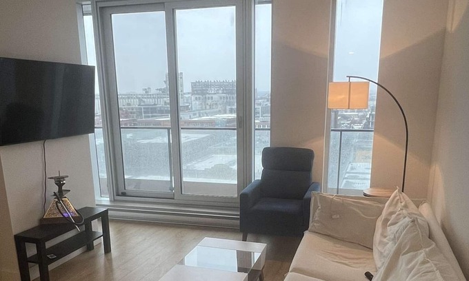 Southwest Apartamento | Perfectly Located Modern 2BR condo
