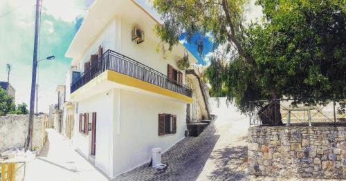 Lapithos Casa | Pericles Traditional Cretan Home