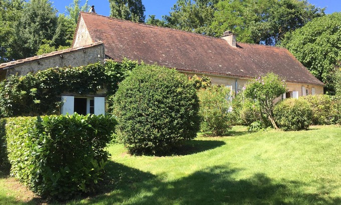 Faux Casa | Casa rural Perigord con parque arbolado de 3000m2 y piscina privada segura