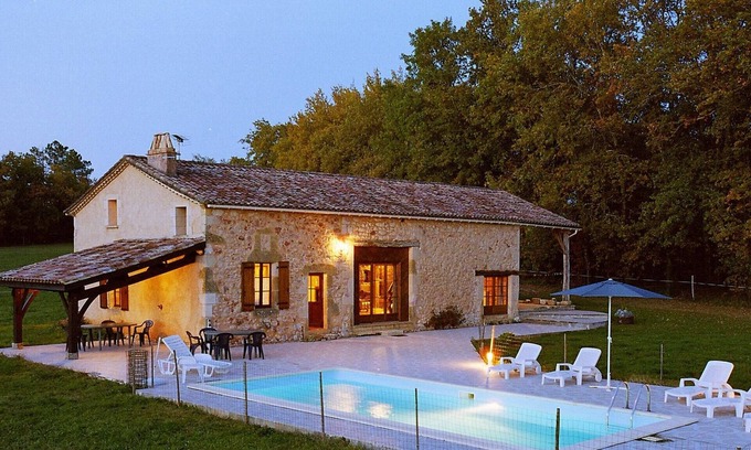 Biron Casa | Casa de vacaciones tradicional en Biron con piscina privada