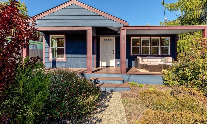 Columbia City Casa | PERU HOUSE: Dreamy, colorful Seattle home with easy access to everywhere!