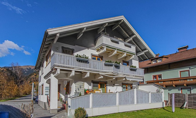 Muhlbach im Pinzgau Apartamento | Pet-friendly apartment with garden