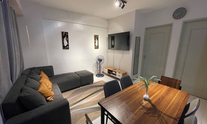 Poblacion District Condominio | Pet Friendly 2BR Condo with PS4 near Abreeza Mall
