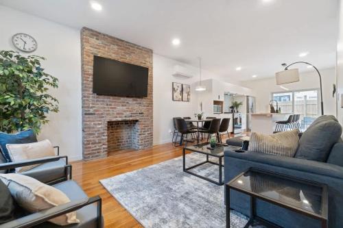 Central Northside Casa | Pet Friendly 3 Bdrm House with Private Yard