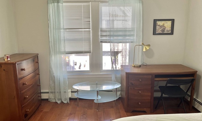 Malden Condominio | Pet Friendly 3-BR 2-Bath Spacious Condo 15 minutes to Boston