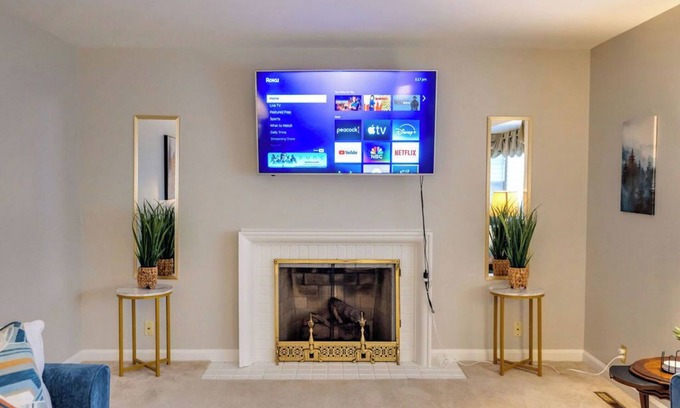 Decatur Casa | Spacious 5BR Lakeview Retreat~~Sleeps 14~~3,300 Sq. Ft.