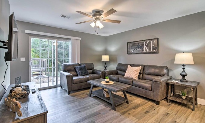 Kimberling City Casa | Pet-Friendly Abode, Walk to Table Rock Lake!