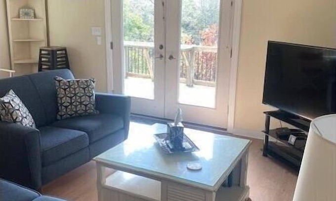 Emerald Isle Cabaña | Se aceptan mascotas, asequible y privada casa unifamiliar