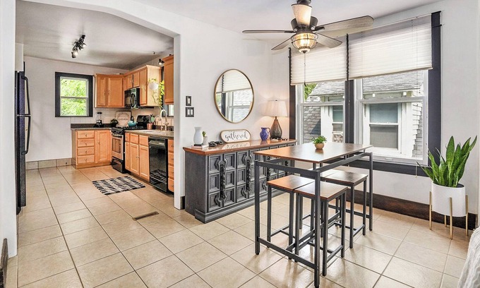 Creston Apartamento | Pet friendly apartment with primary suite with King bed plus a queen bedroom