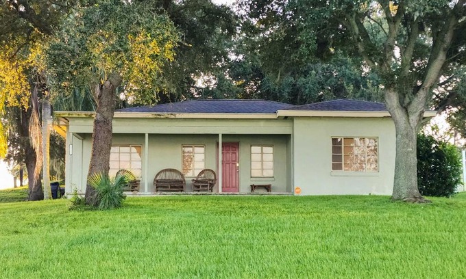 Auburndale Casa | Pet-Friendly Auburndale House with Lake Views!