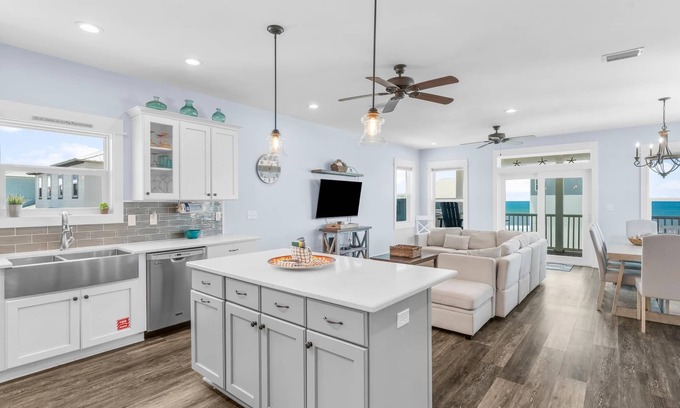Cape San Blas Casa | Pet Friendly Beach House - Beach Hop
