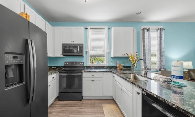 Port St. Joe Casa | Pet Friendly Beach House - Sandy Toes