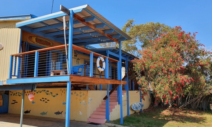 Silver Sands Casa | Se admiten mascotas en Shack Beach, a una calle de Silver Sands Beach
