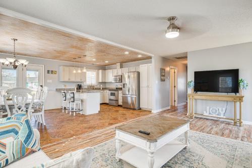Morehead City Casa | Pet-Friendly Beaufort Home with Private Yard