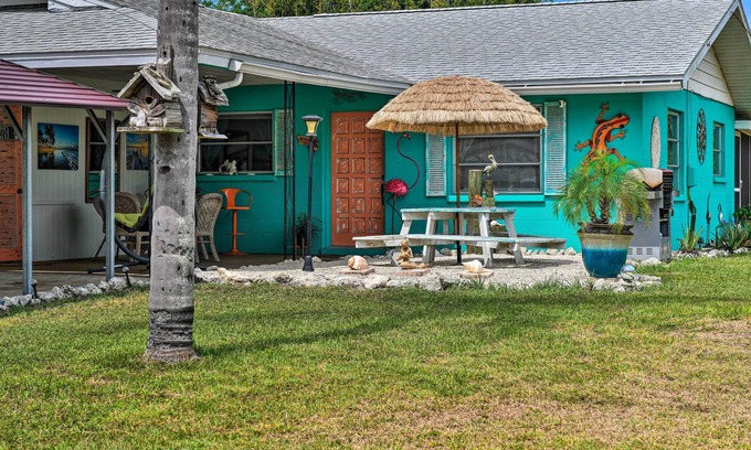 Whitney Beach Casa | ‘Lighthouse Cottage’ - Pet Friendly Bradenton Home