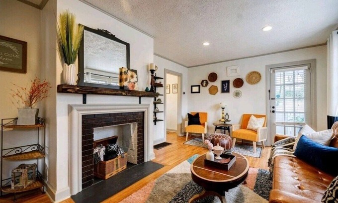 Inman Park Casa | Pet Friendly Bungalow Steps to Inman Park